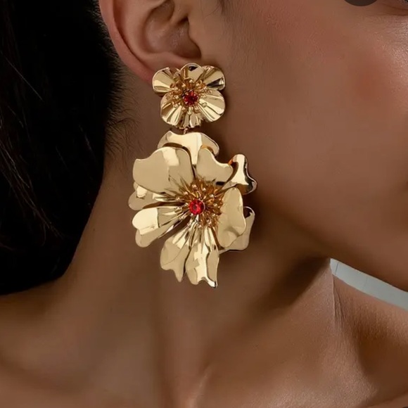 Jewelry - 225. Floral Dangle Earrings - Exquisite 14K Golden Plated Leaf-Shaped